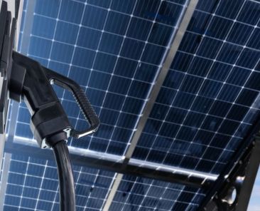 Electric,Vehicles,Charging,Station,That,Takes,Energy,From,Solar,Panels.