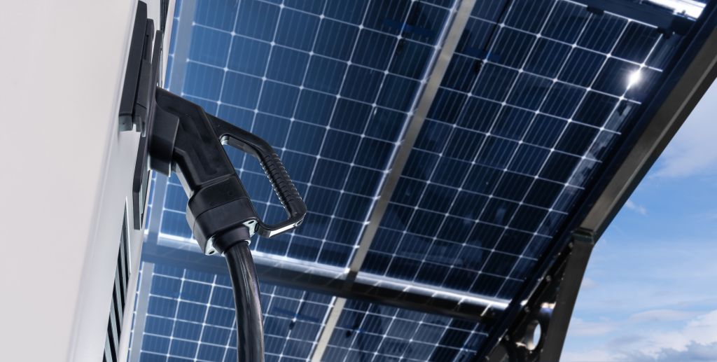 Electric,Vehicles,Charging,Station,That,Takes,Energy,From,Solar,Panels.